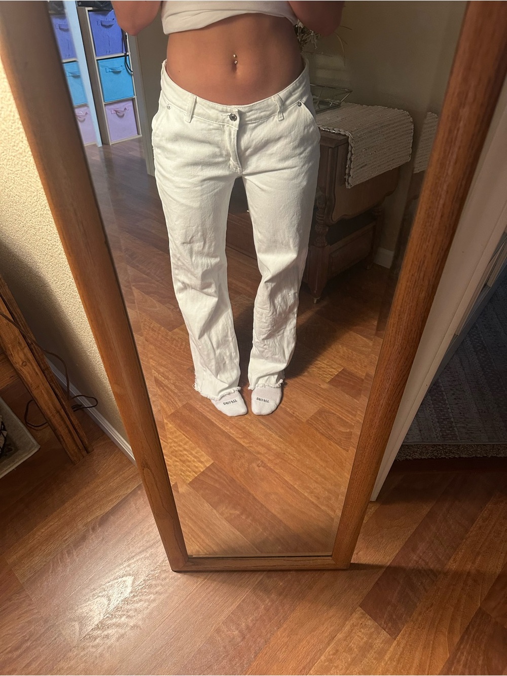 Edikted Low Rise Women's Straight-Leg Jeans — White Classic Fit